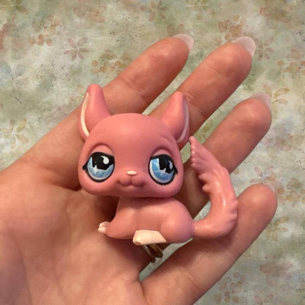 Authentic LPS #599 Pink Chinchilla Blue Eyes Littlest Pet Shop